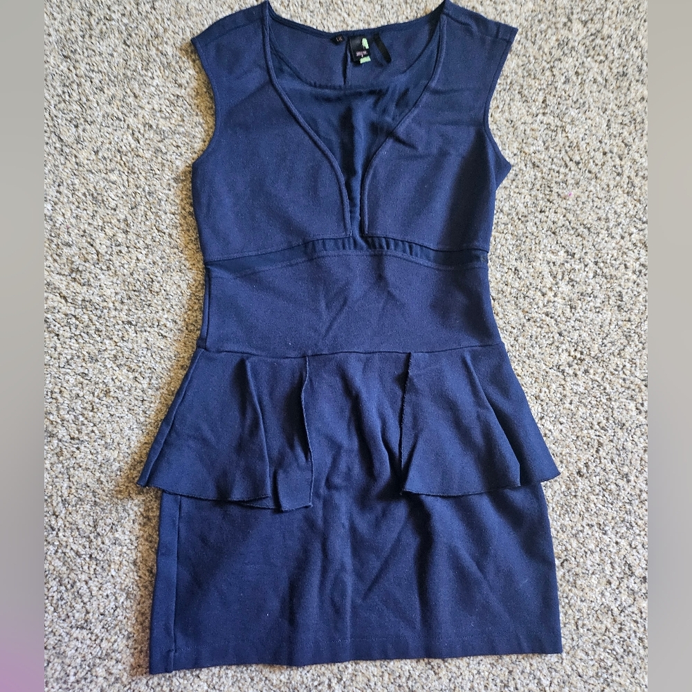 Elegant Navy Blue Sleeveless Dress